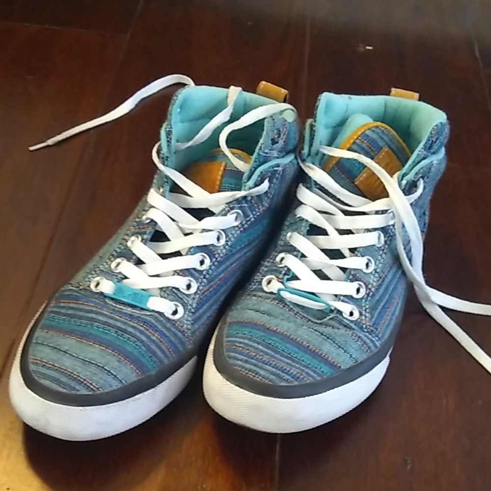 Blue converse